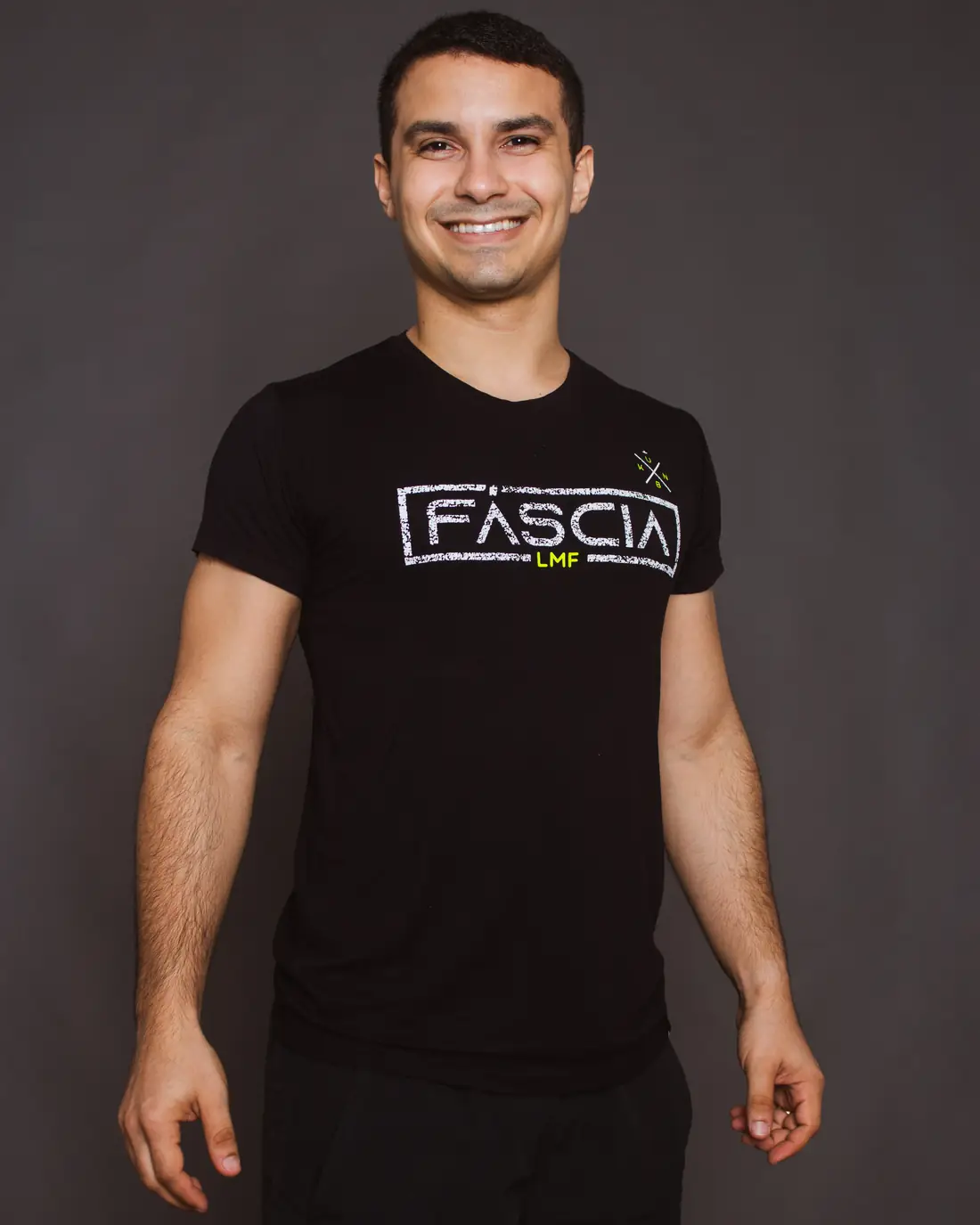 Igor Damorim, professor do curso, de camiseta preta